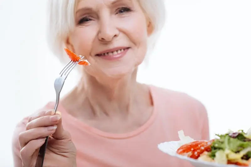 Za vrijeme jela treba uzimati male zalogaje